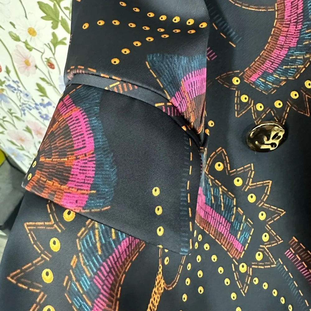 House of Harlow 1960 Elegant Black and Gold Blazer